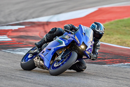 Мотоцикл Yamaha R9